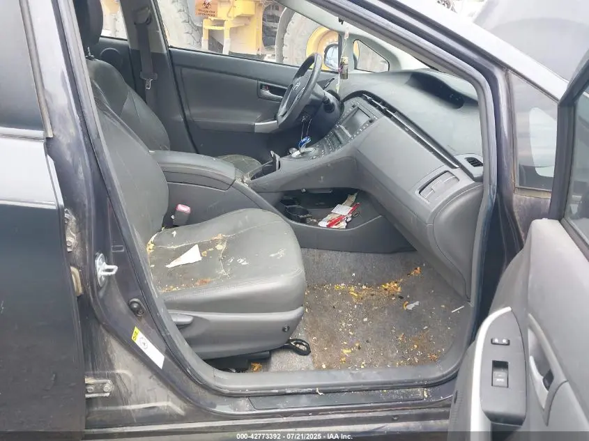 2010 TOYOTA PRIUS III