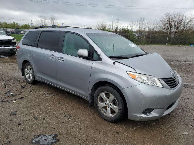 2011 TOYOTA SIENNA LE