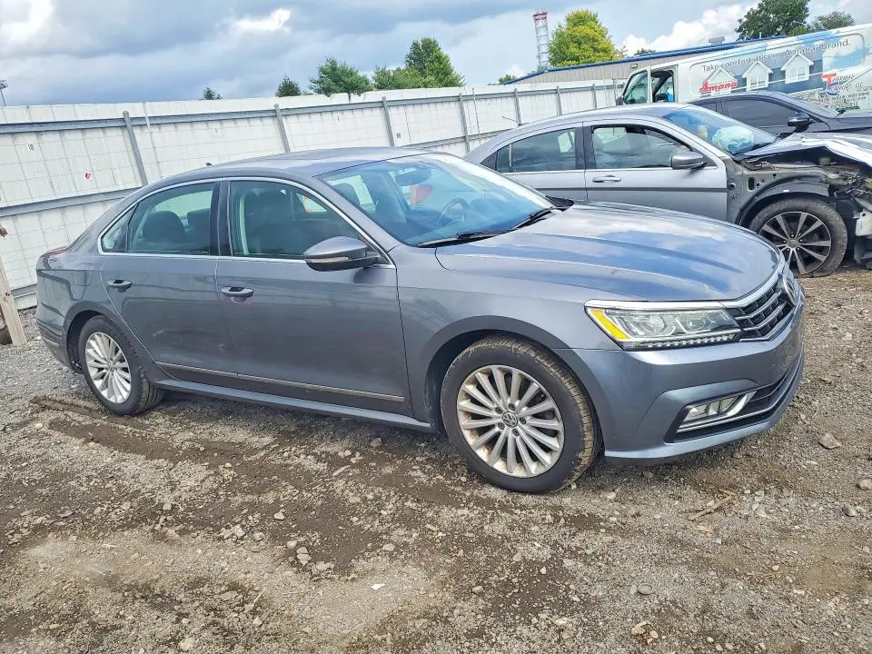 2017 VOLKSWAGEN PASSAT SE  
