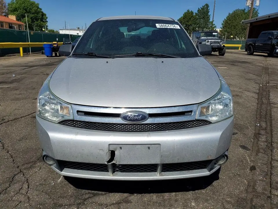 2010 FORD FOCUS SE  