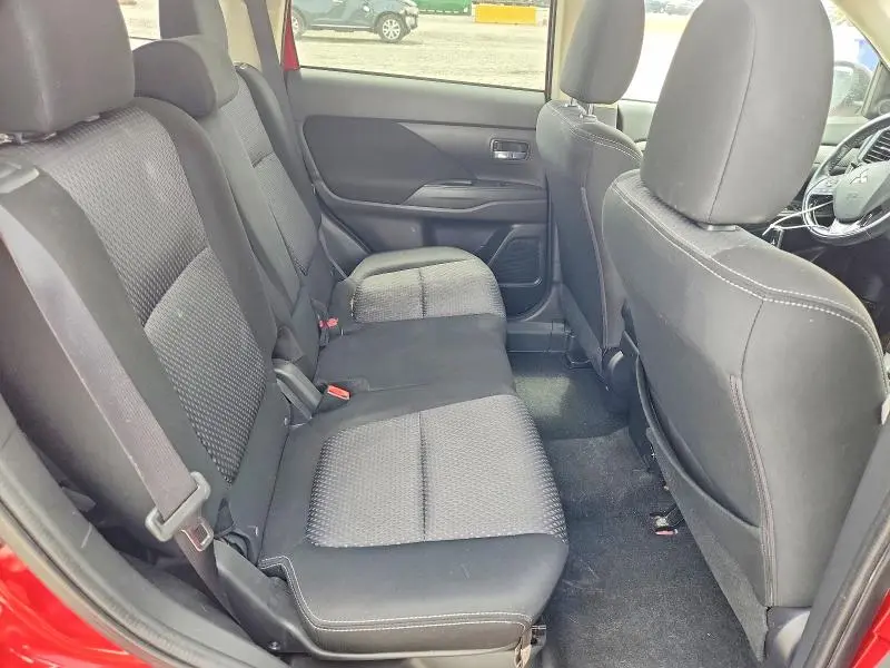 2018 MITSUBISHI OUTLANDER SE  