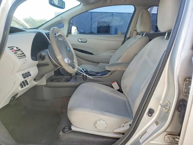 2012 NISSAN LEAF SV  