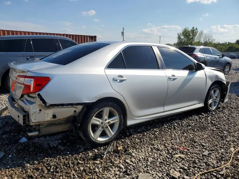 2014 TOYOTA CAMRY SE  