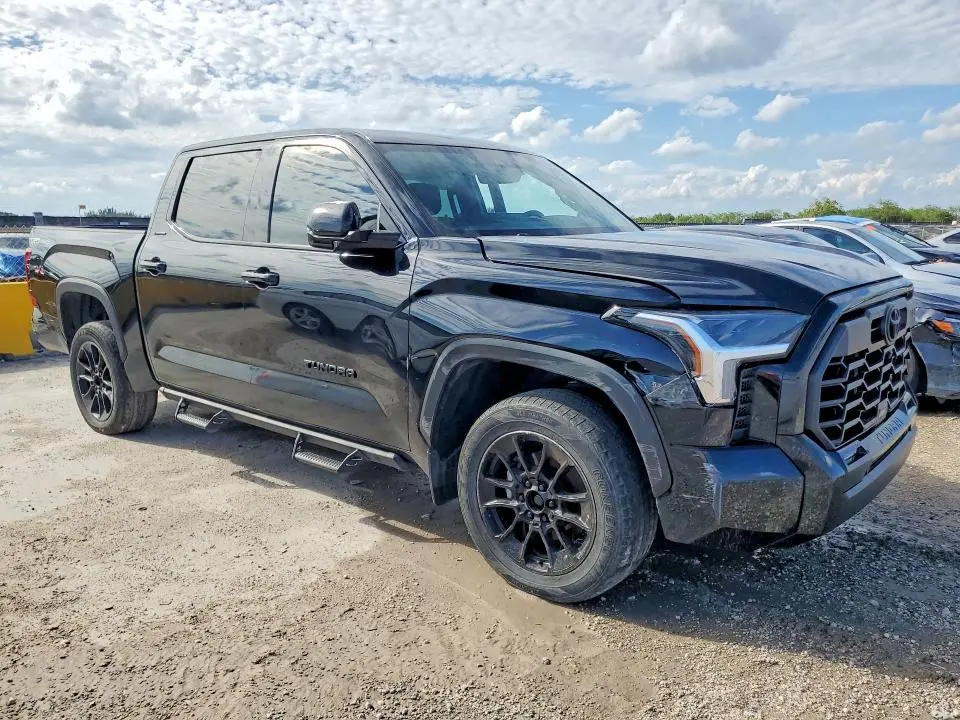 2024 TOYOTA TUNDRA   