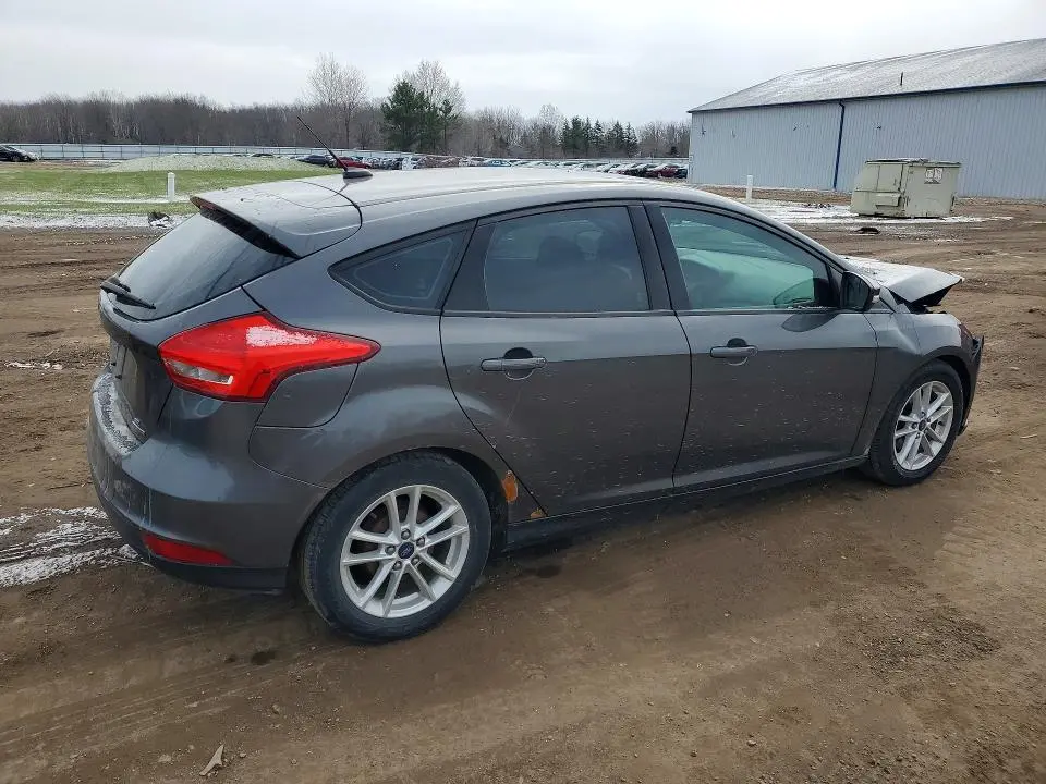 2015 FORD FOCUS SE  