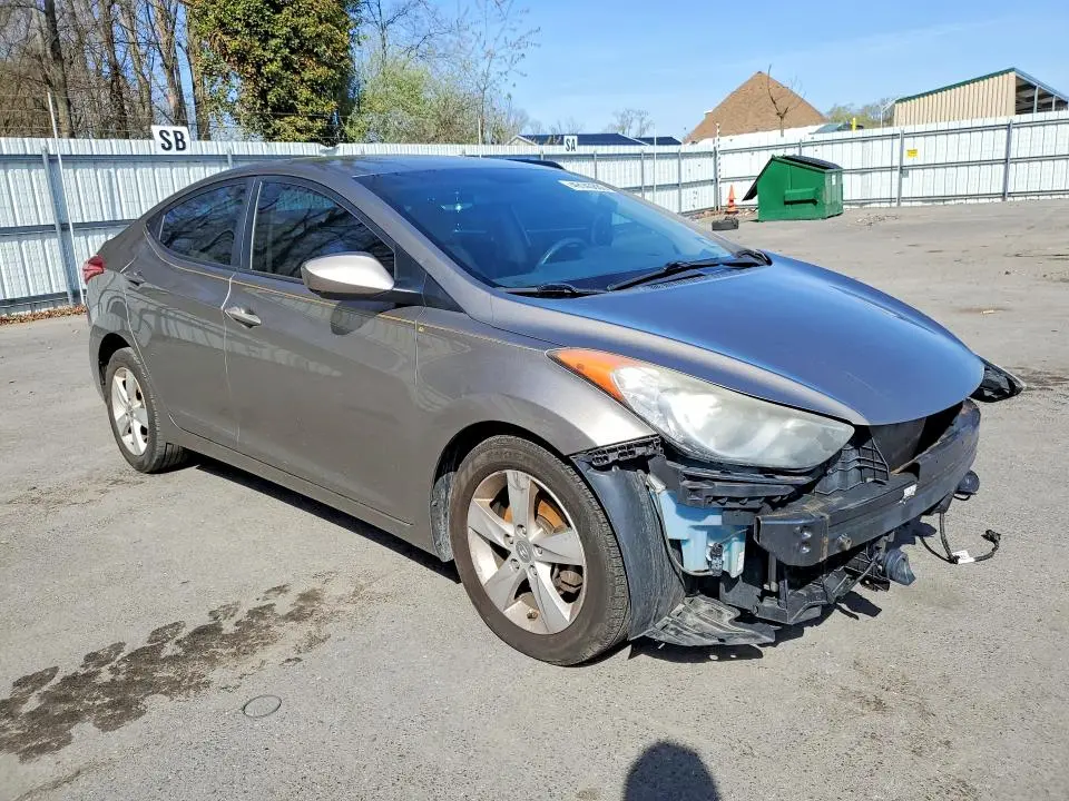 2013 HYUNDAI ELANTRA GLS  