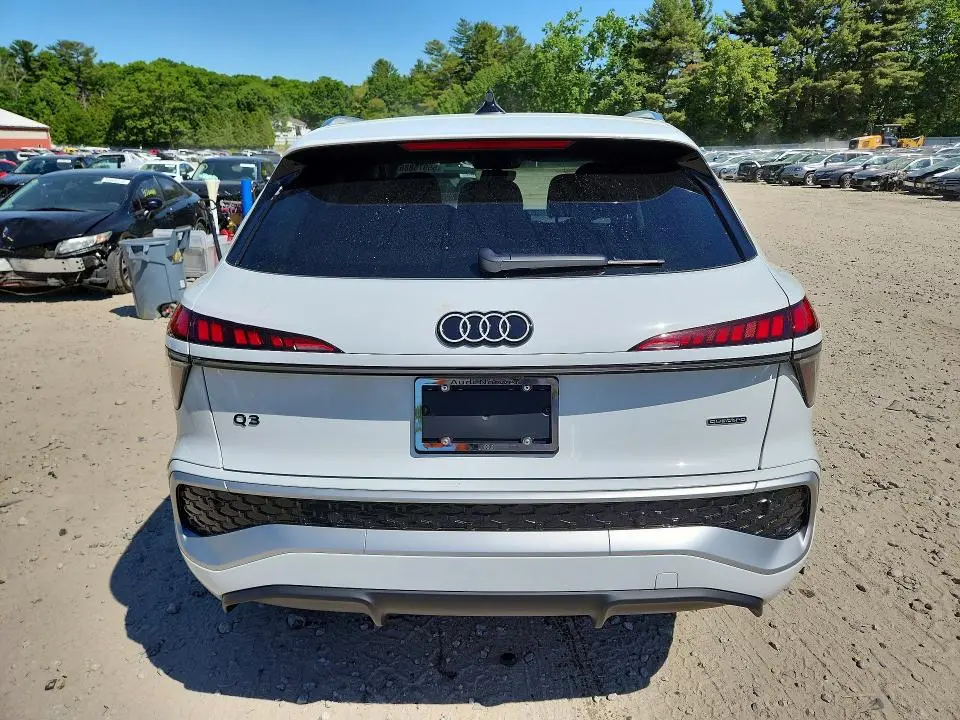 2026 AUDI Q3 S-LINE  