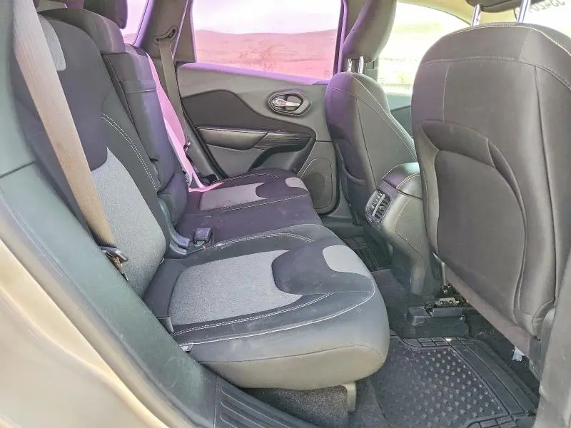 2015 JEEP CHEROKEE SPORT  