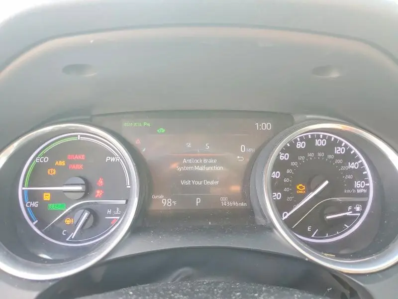 2020 TOYOTA CAMRY XLE  