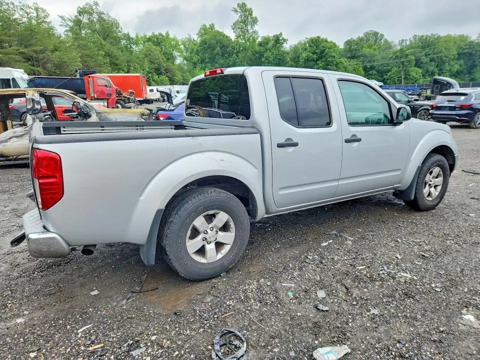 2011 NISSAN FRONTIER S  