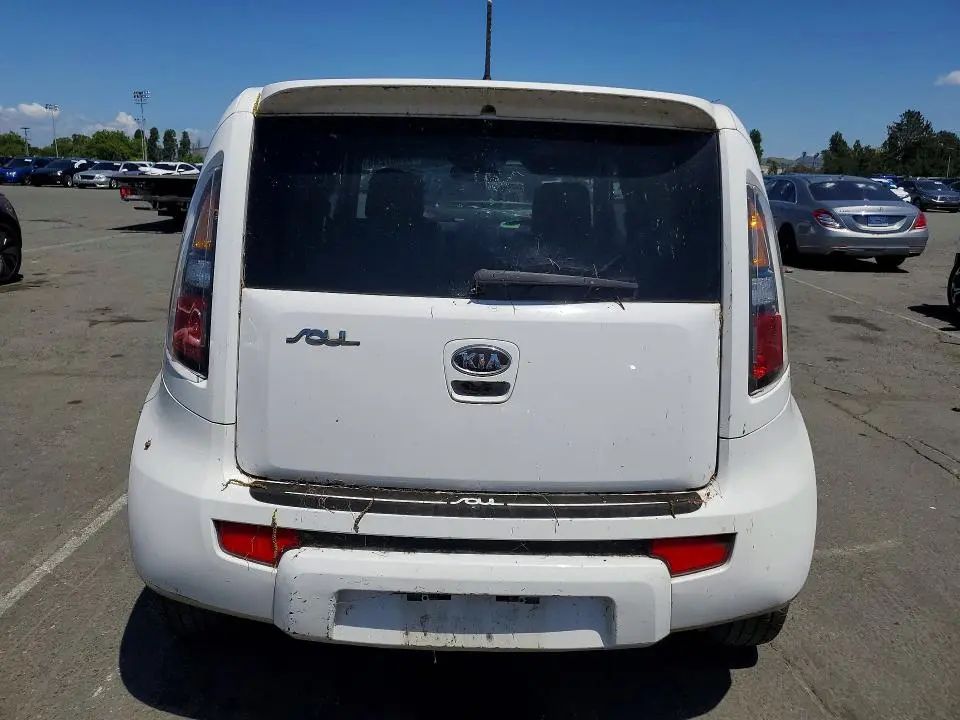 2011 KIA SOUL +  