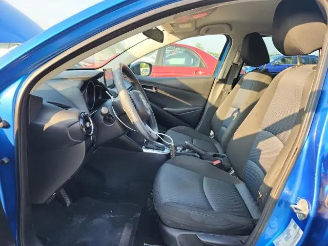 2019 TOYOTA YARIS L  