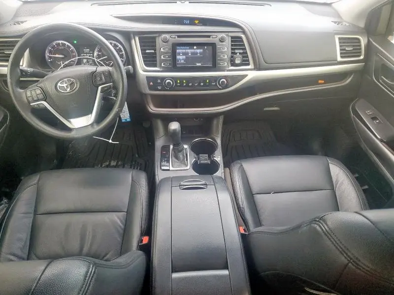 2016 TOYOTA HIGHLANDER LE  