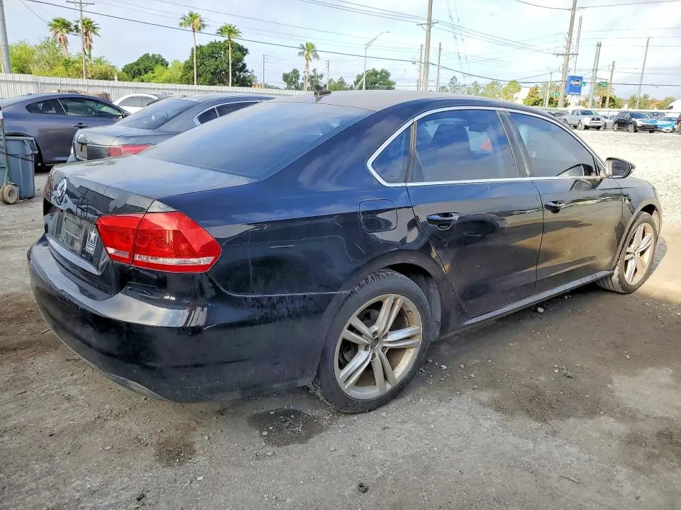 2012 VOLKSWAGEN PASSAT SE  