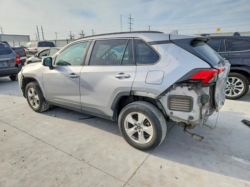 2019 TOYOTA RAV4 XLE  