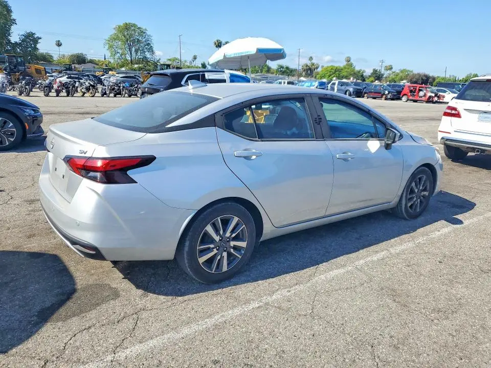 2024 NISSAN VERSA SV  