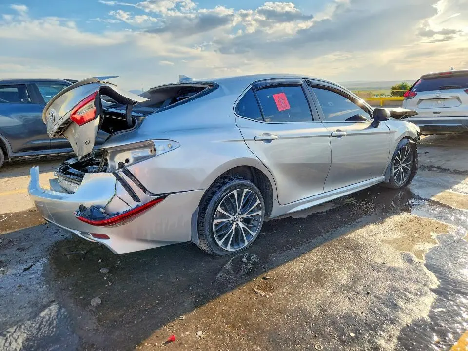 2019 TOYOTA CAMRY SE  
