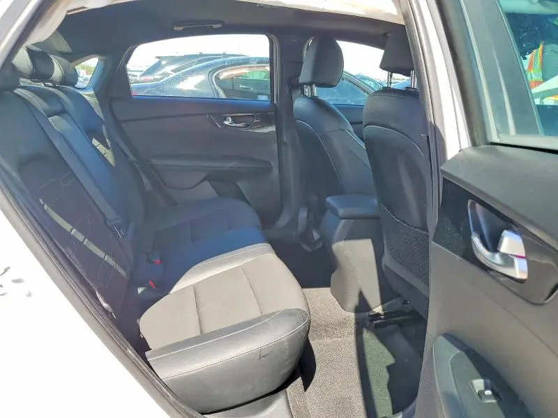 2023 KIA FORTE GT LINE  