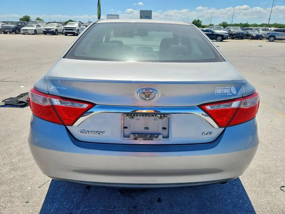 2016 TOYOTA CAMRY LE  