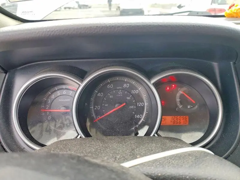 2011 NISSAN VERSA   