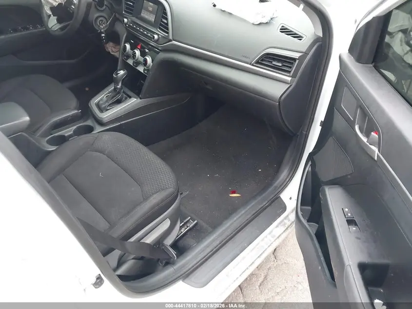 2019 HYUNDAI ELANTRA SE