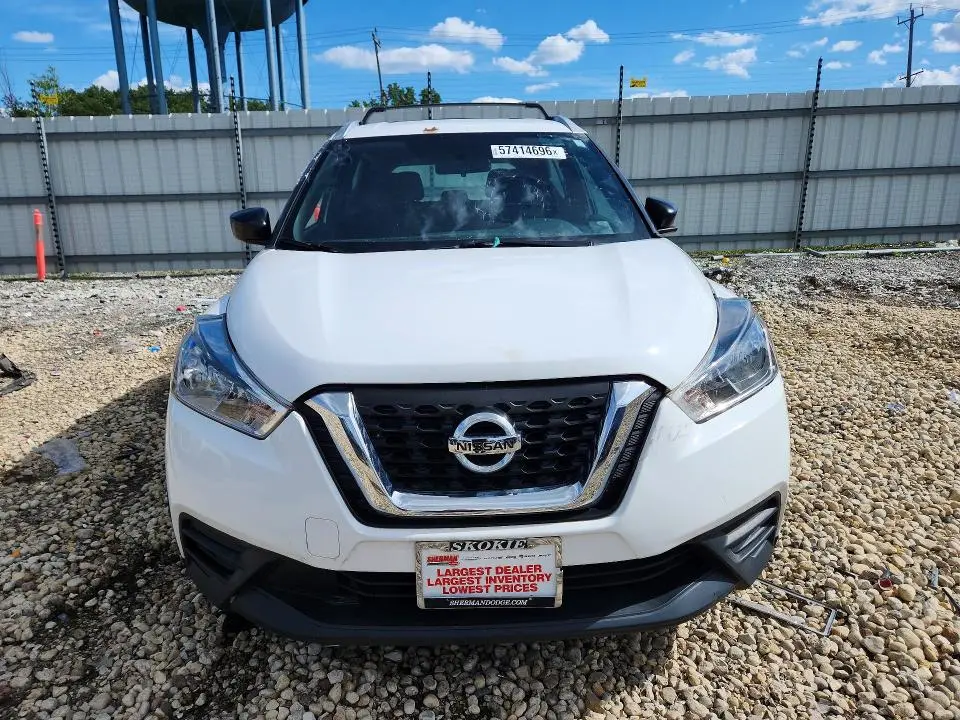 2018 NISSAN KICKS S  