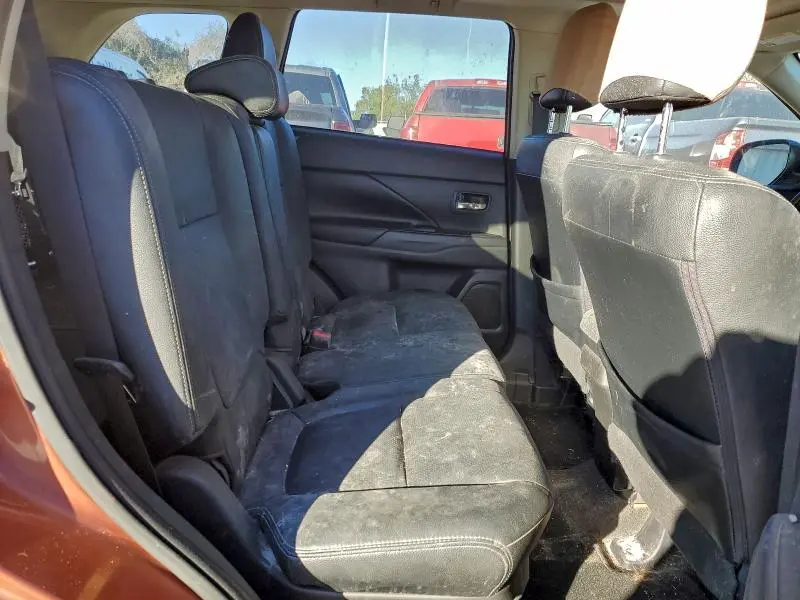 2014 MITSUBISHI OUTLANDER SE  