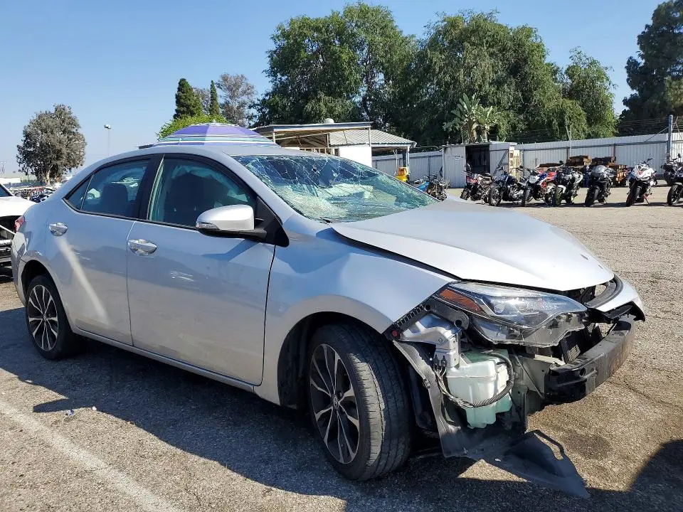 2018 TOYOTA COROLLA SE  