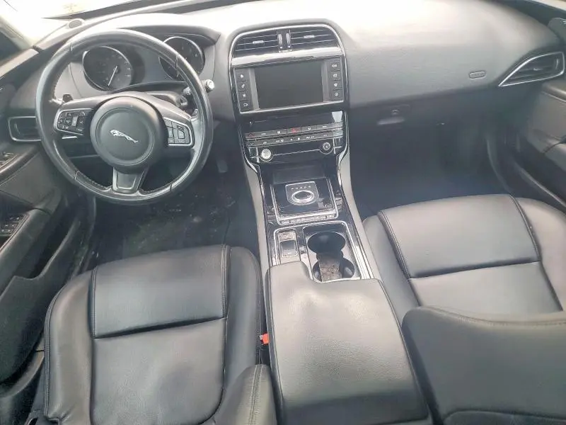2018 JAGUAR XE PREMIUM  