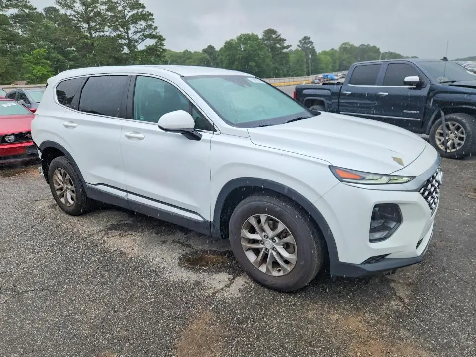2020 HYUNDAI SANTA FE SE  