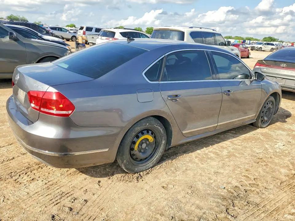 2012 VOLKSWAGEN PASSAT   