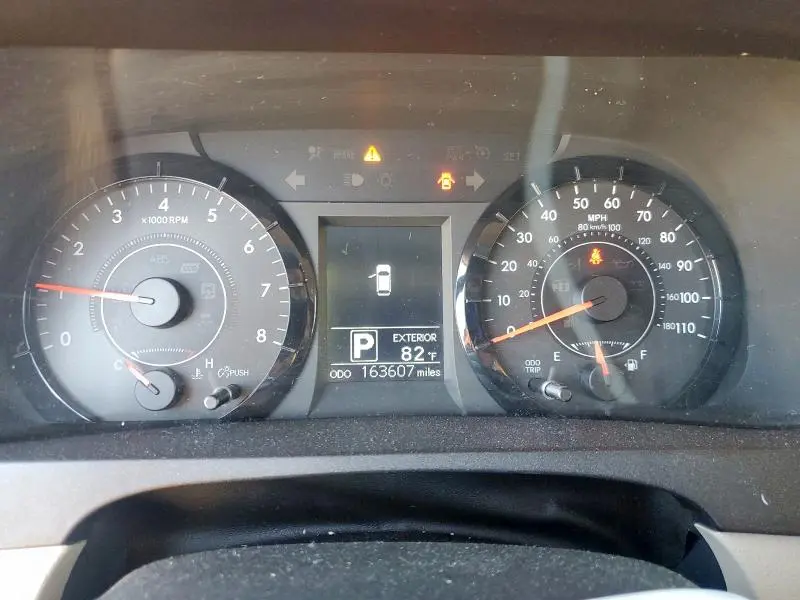 2017 TOYOTA SIENNA LE  