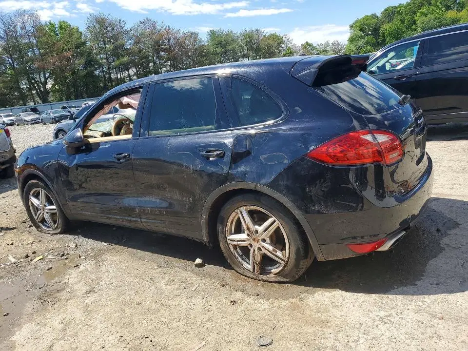 2013 PORSCHE CAYENNE S  