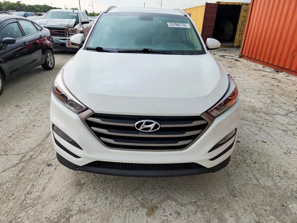 2016 HYUNDAI TUCSON SE  