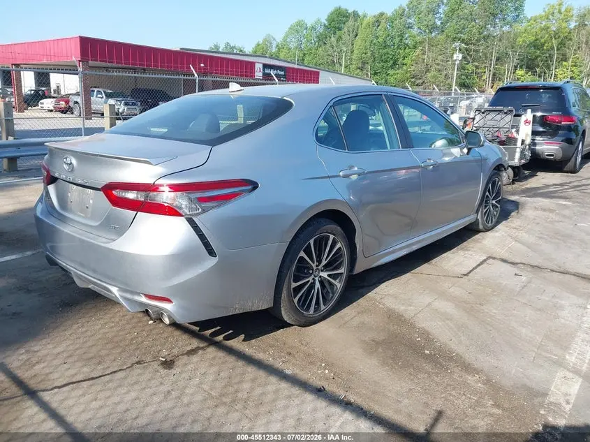 2019 TOYOTA CAMRY SE