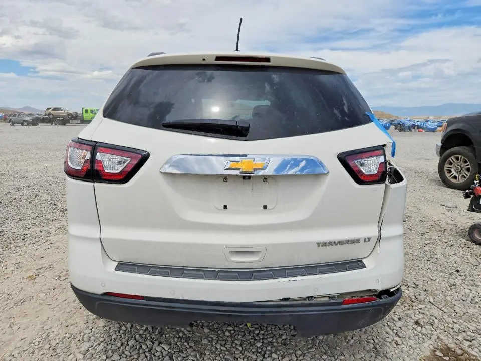 2013 CHEVROLET TRAVERSE LT  