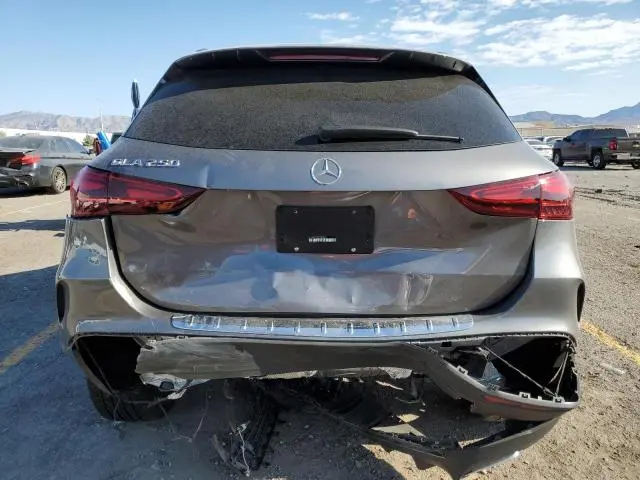 2025 MERCEDES-BENZ GLA 250