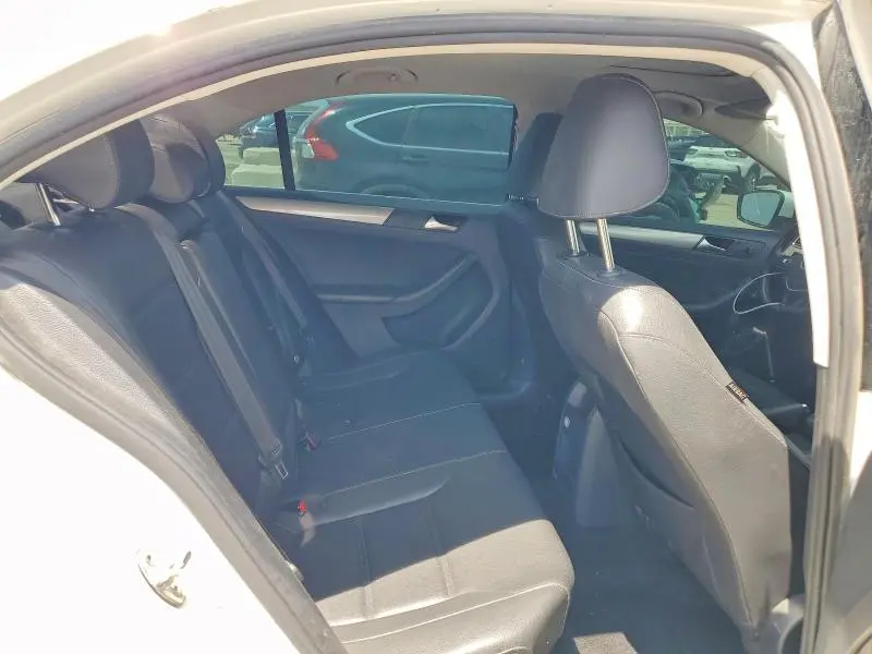 2018 VOLKSWAGEN JETTA SE  