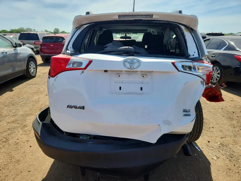 2015 TOYOTA RAV4 XLE  