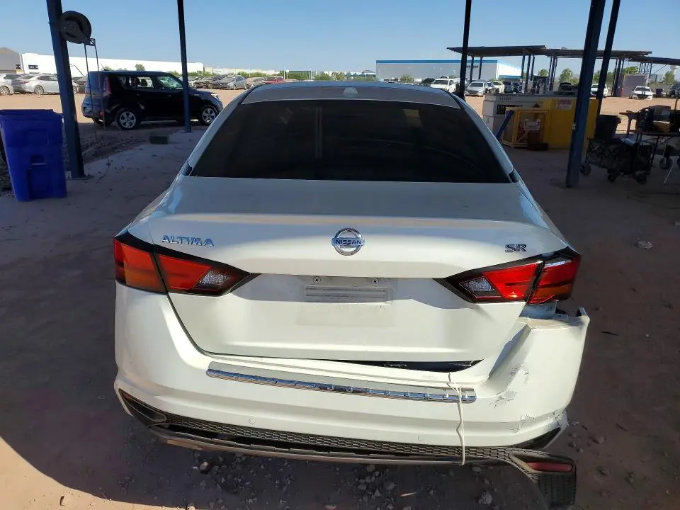 2022 NISSAN ALTIMA SR  