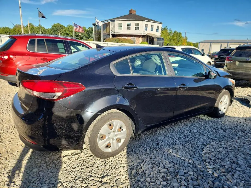 2017 KIA FORTE LX  