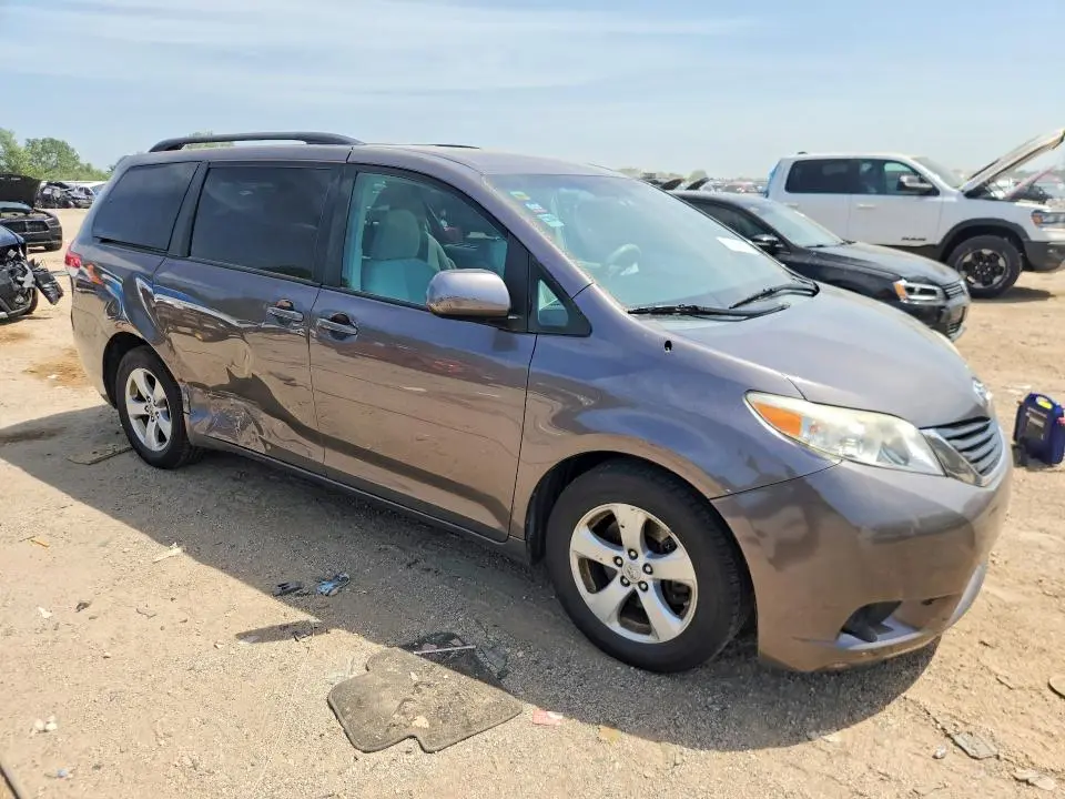 2011 TOYOTA SIENNA LE  