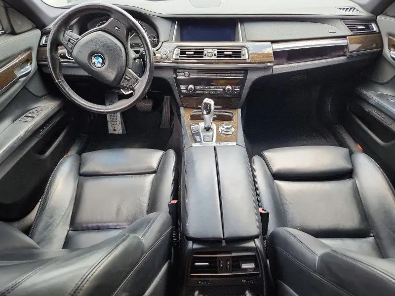 2013 BMW 750 XI  