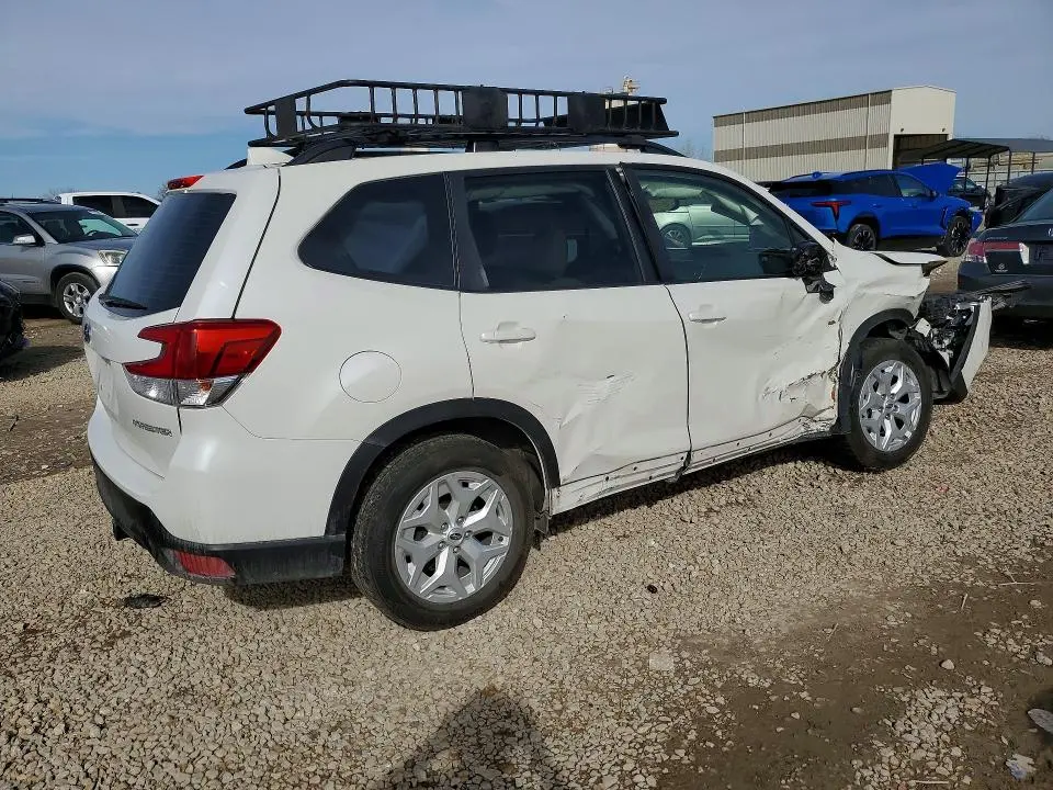 2021 SUBARU FORESTER   