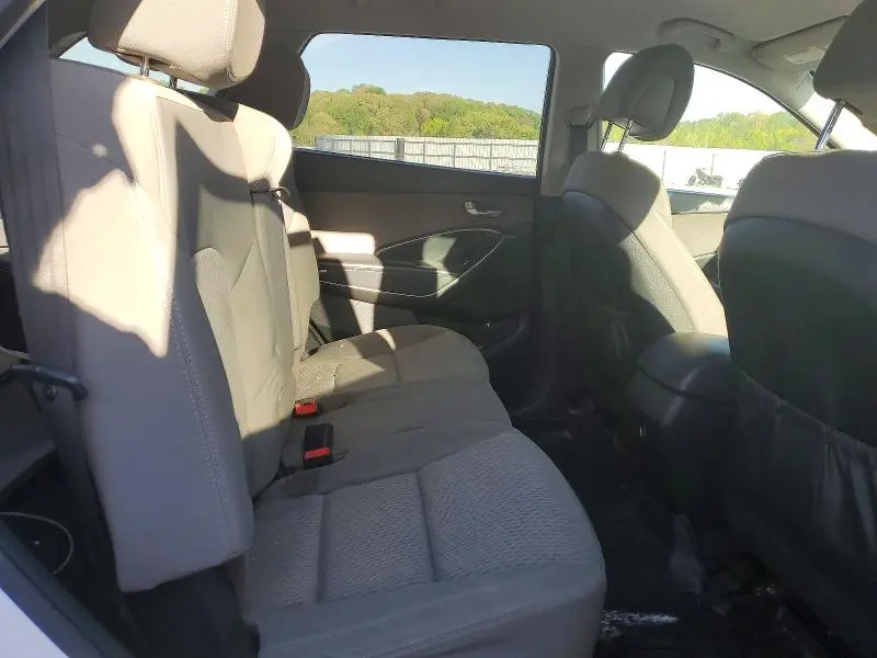 2017 HYUNDAI SANTA FE SE  
