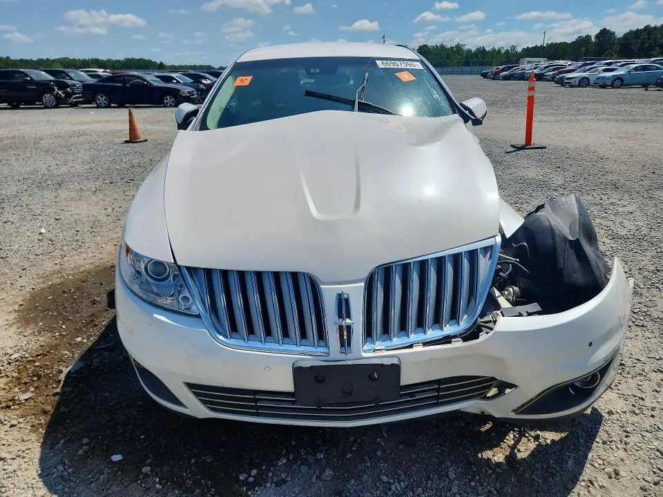 2011 LINCOLN MKS   