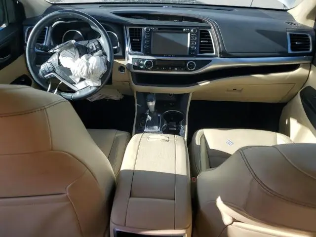 2016 TOYOTA HIGHLANDER XLE  