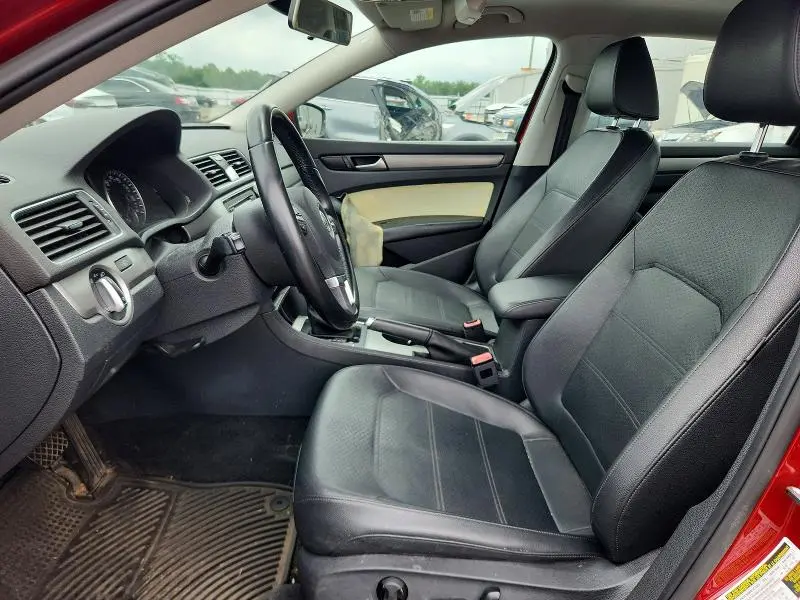 2015 VOLKSWAGEN PASSAT SE  