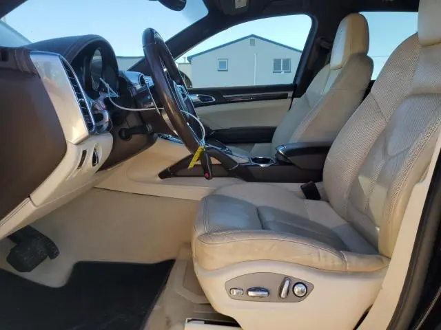 2017 PORSCHE CAYENNE PLATINUM EDITION