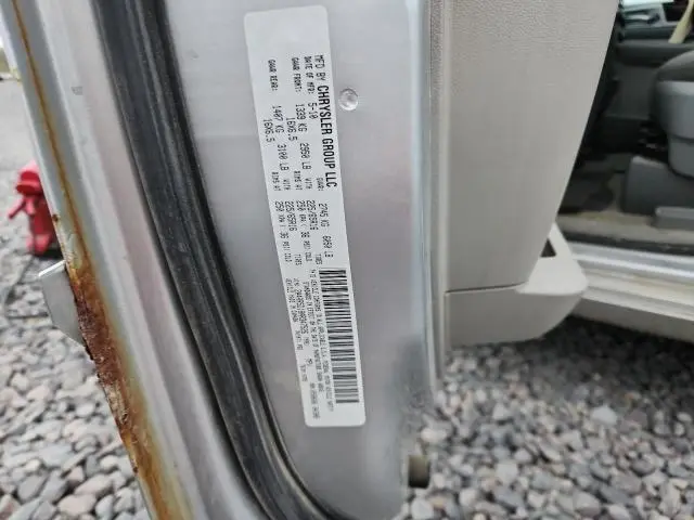 2010 CHRYSLER TOWN & COUNTRY TOURING  